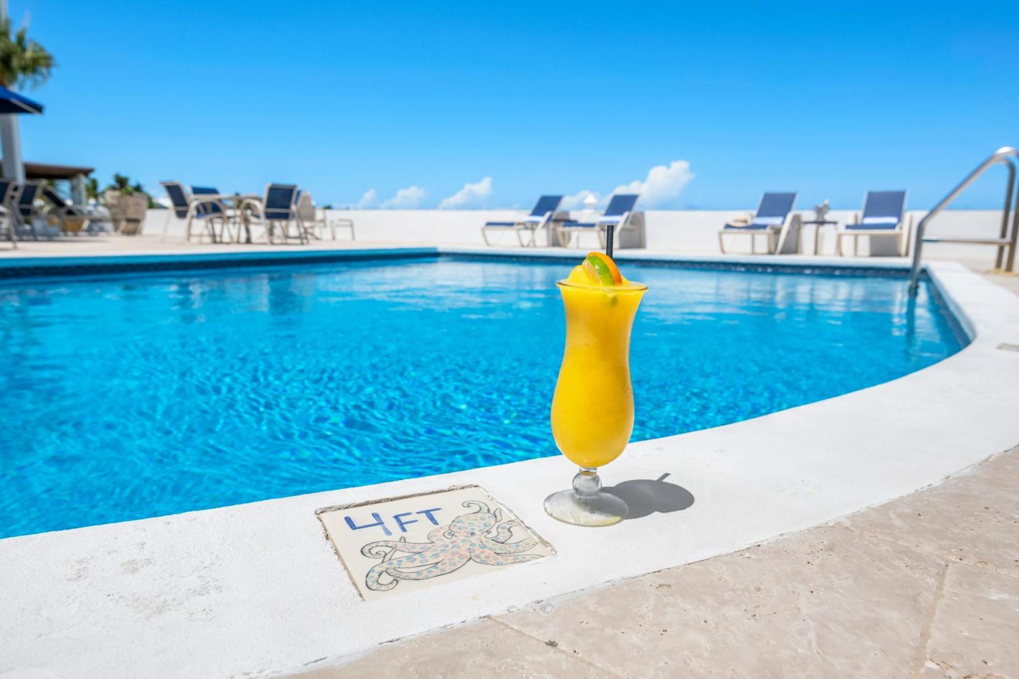 Augusta Bay Hotel จอร์จทาวน์ ภายนอก รูปภาพ